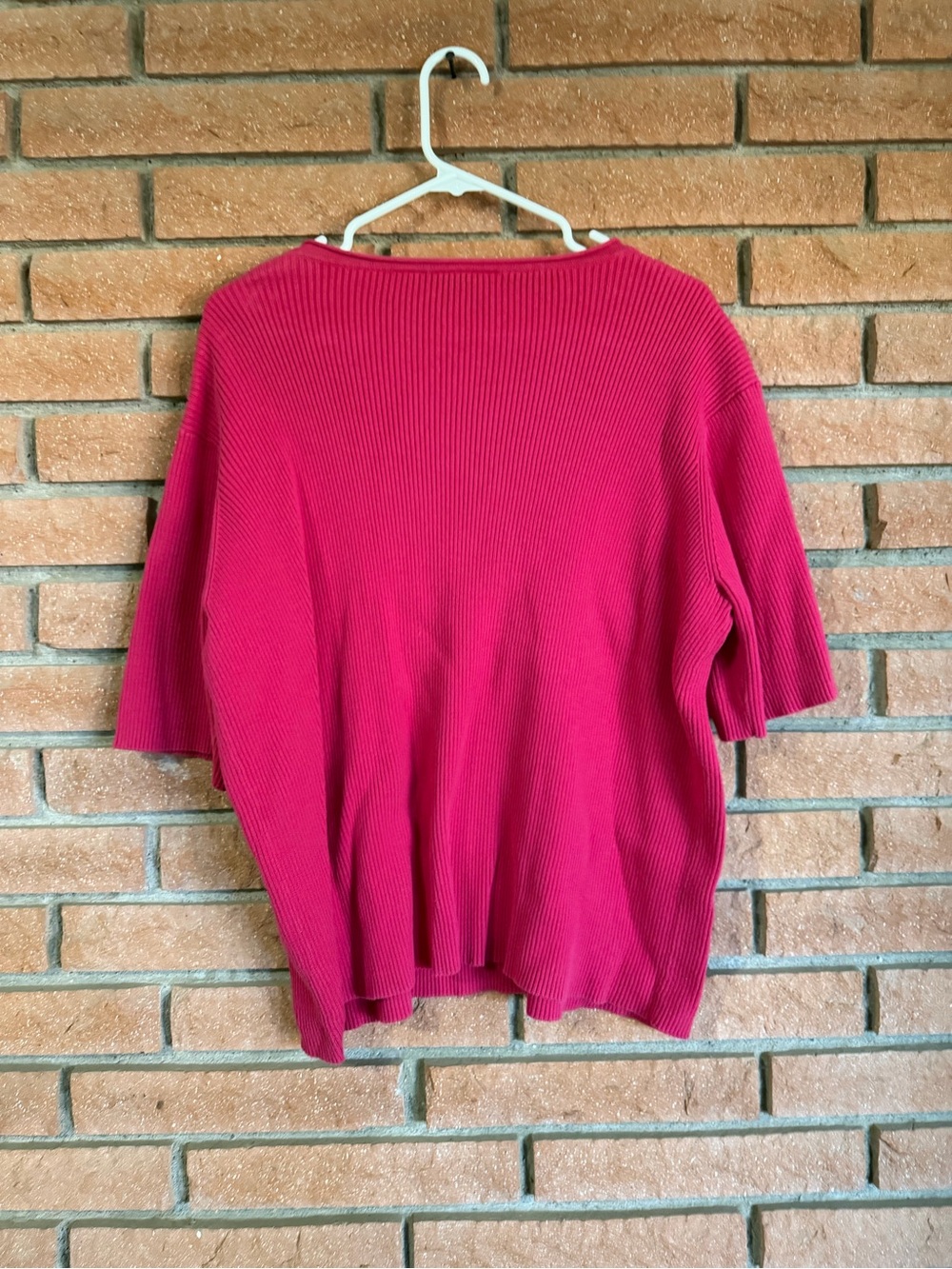 Liz Claiborne Crazy Horse Ribbed V-Neck in Bright Raspberry - Picture 2 of 3
